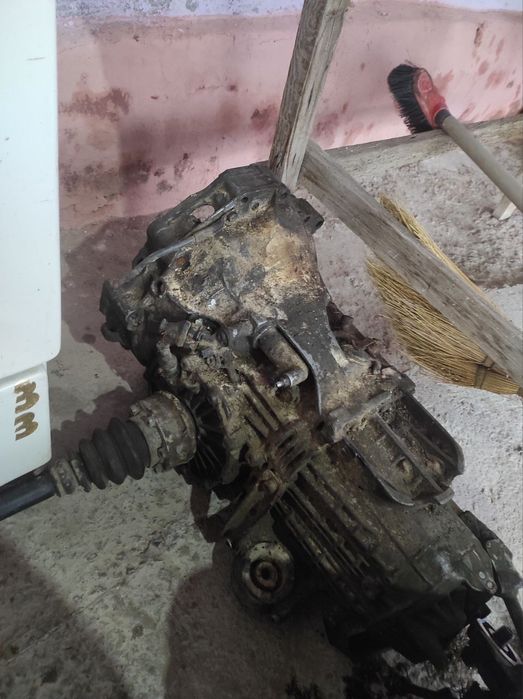 Ауди С4 каробка привозной