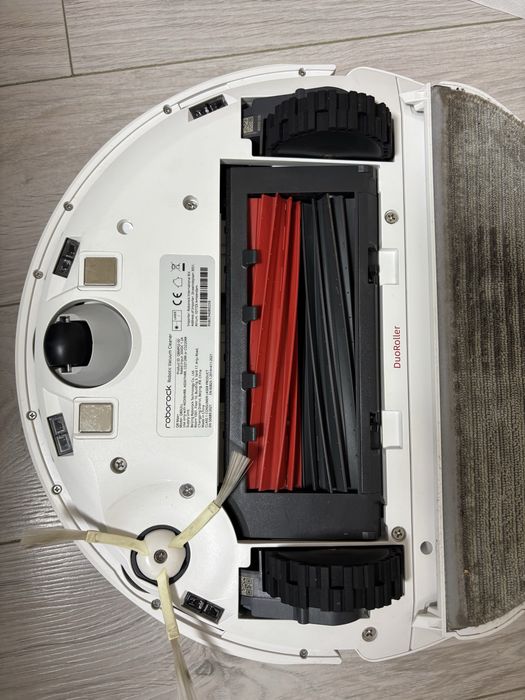 Robot de aspirare Roborock Q8 Max+ cu stație automată de golire