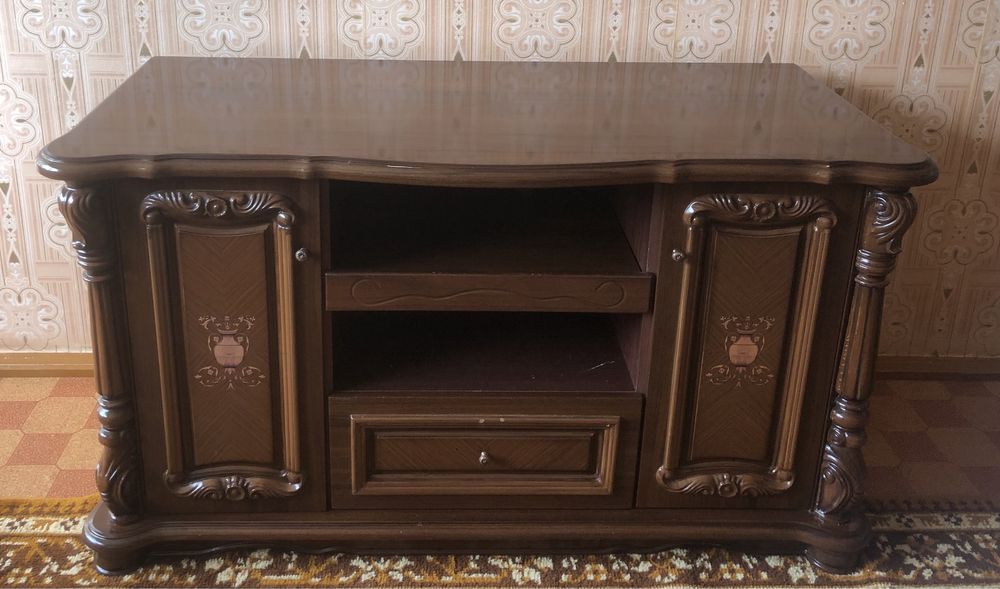 Тумба под телевизор