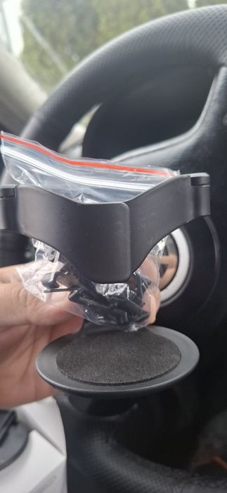 Поставка за чаша