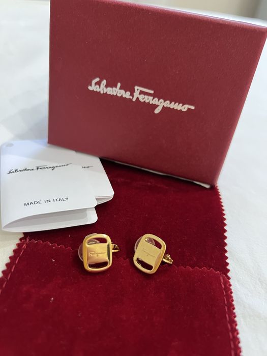 Продам Серьги-клипсы Salvatore Ferragamo