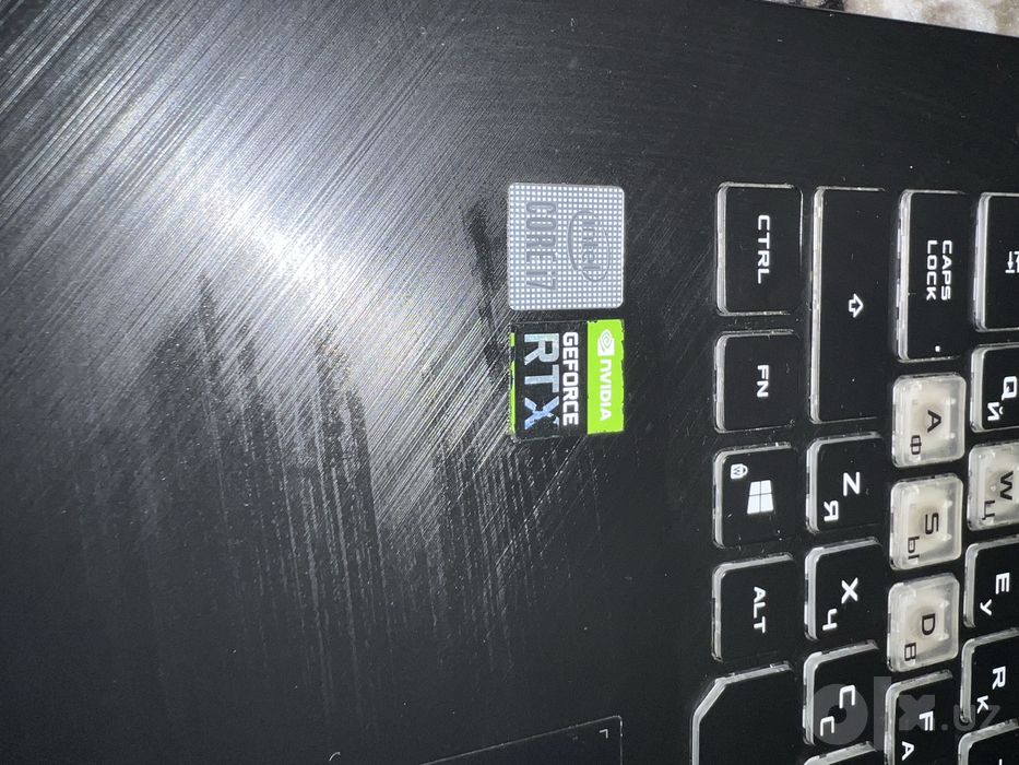 asus rog strix g17 gaming — core i7 10750H, nvidia RTX2060