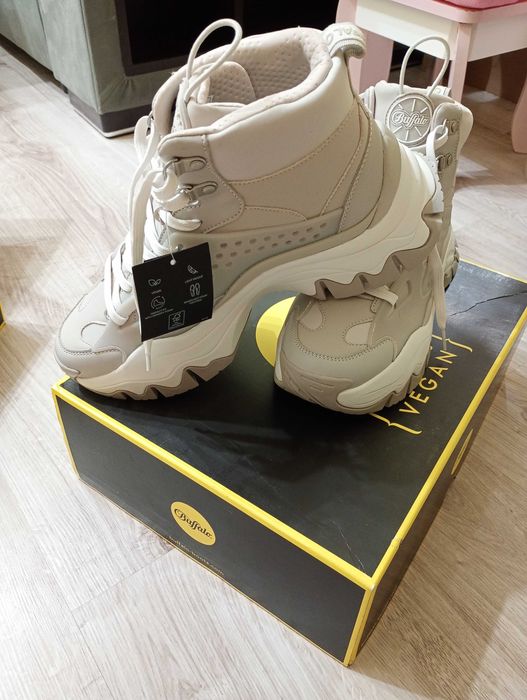 Чисто нови зимни обувки Buffalo