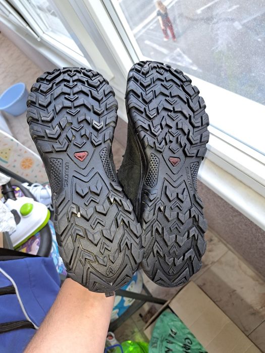 Vând pantofi sport Salomon originali nr 44
