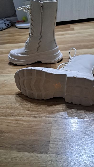 Кожени боти в бежов  цвят