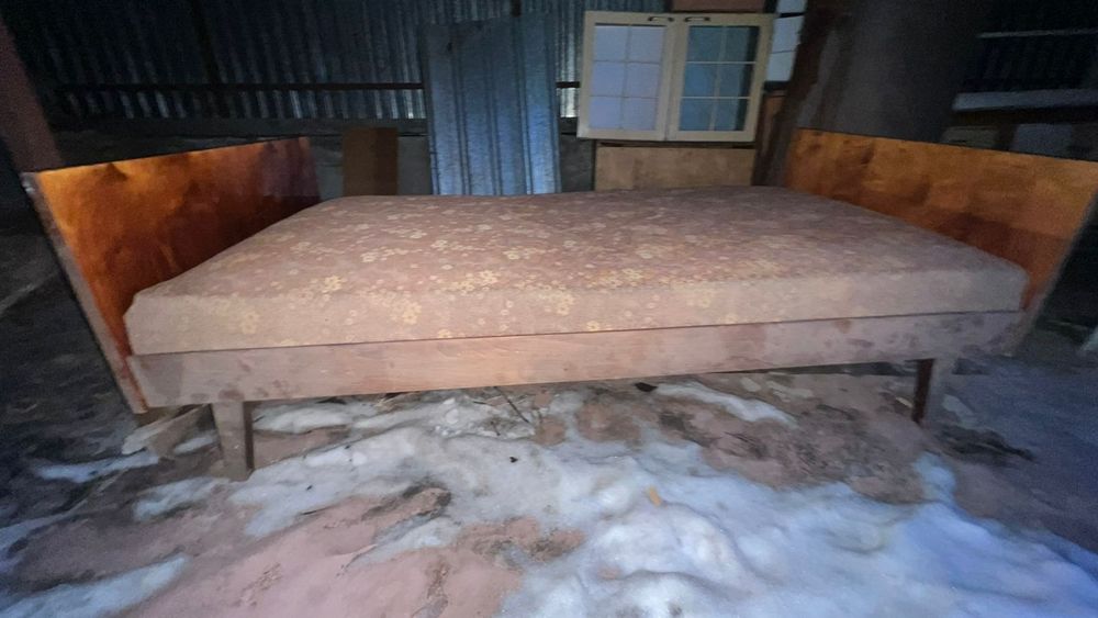 Продам кровать полуторка