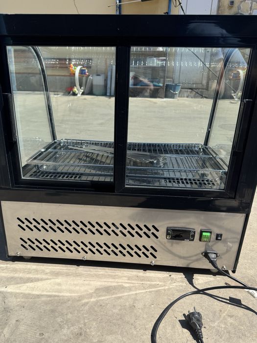 Хладилна витрина