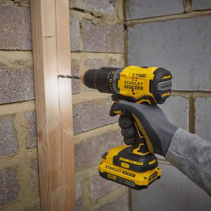 Акумулаторен ударен винтоверт Stanley SFMCD715D2A, 18 V, 2 Ah, 100 бр