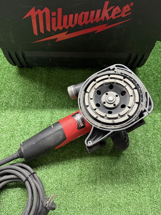 Ъглошлайф / шлайф за бетон Milwaukee AGV 15 125 XC