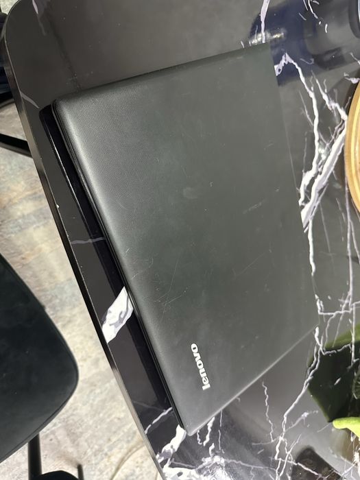Ноутбук Lenovo с большим экраном