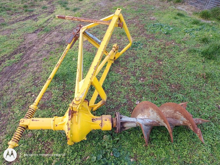 Свредел Ямкокопател за  навес на трактор с кардан