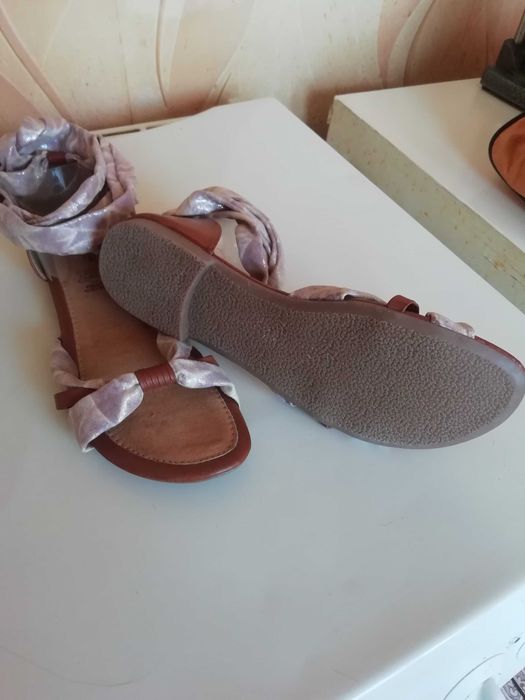 Маркови сандали на Orcnestra