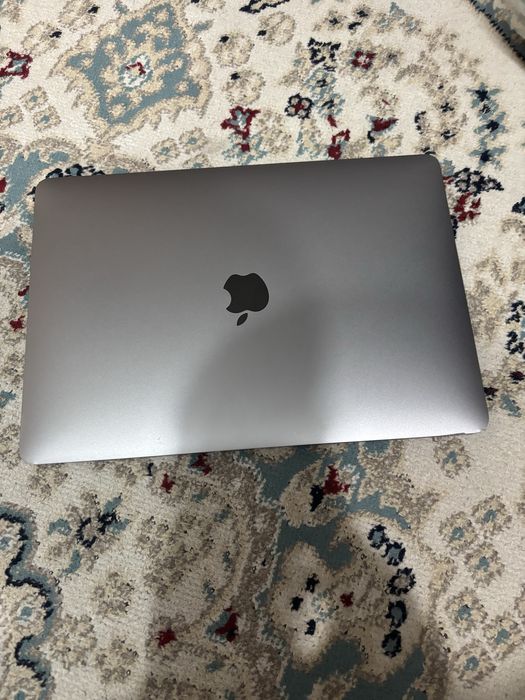 Macbook air 13 2020 M1 оригинальный без ремонта