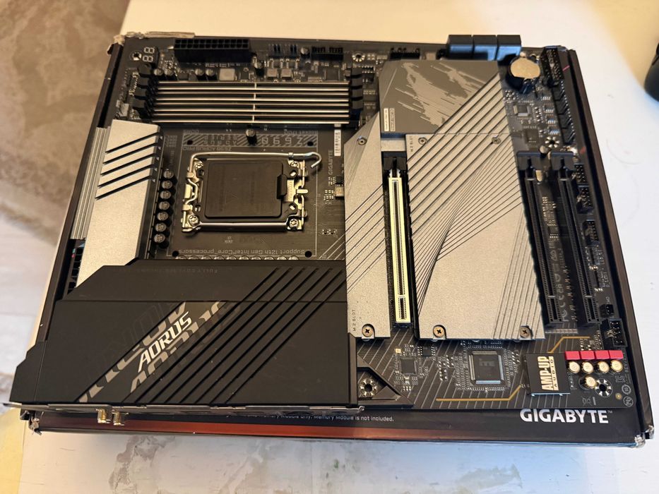 Placă de bază GIGABYTE Z690 Aorus Pro  DDR5 PCIe5 LGA1700