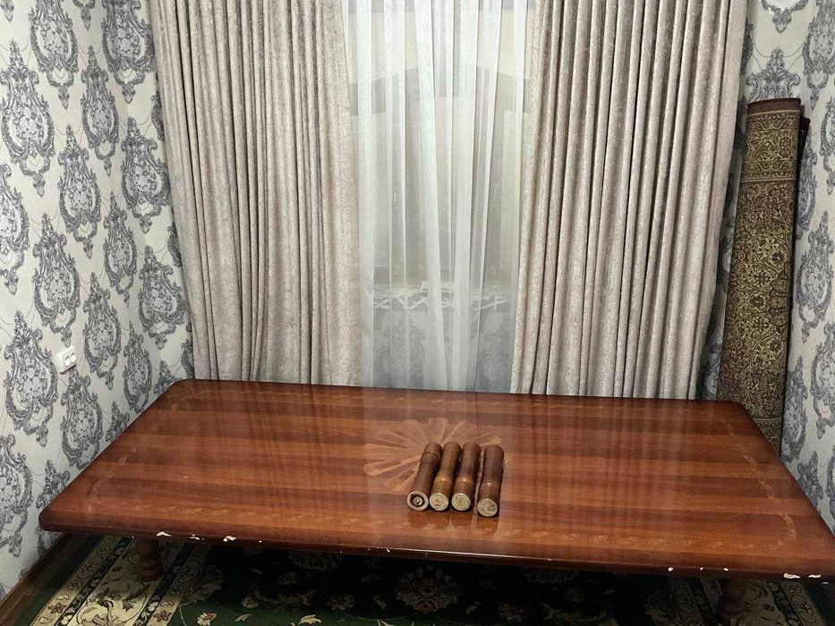 Продаётся крепкий деревянный стол (б/у)