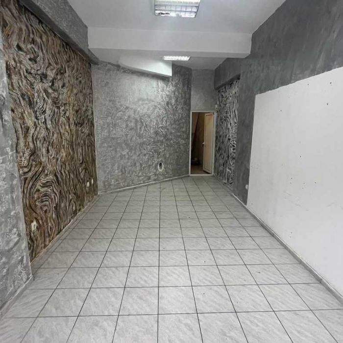Търговско помещение под наем- кв.Вароша- №3893