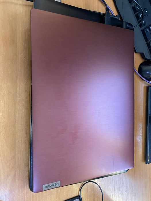 Продам ноутбук почти новый