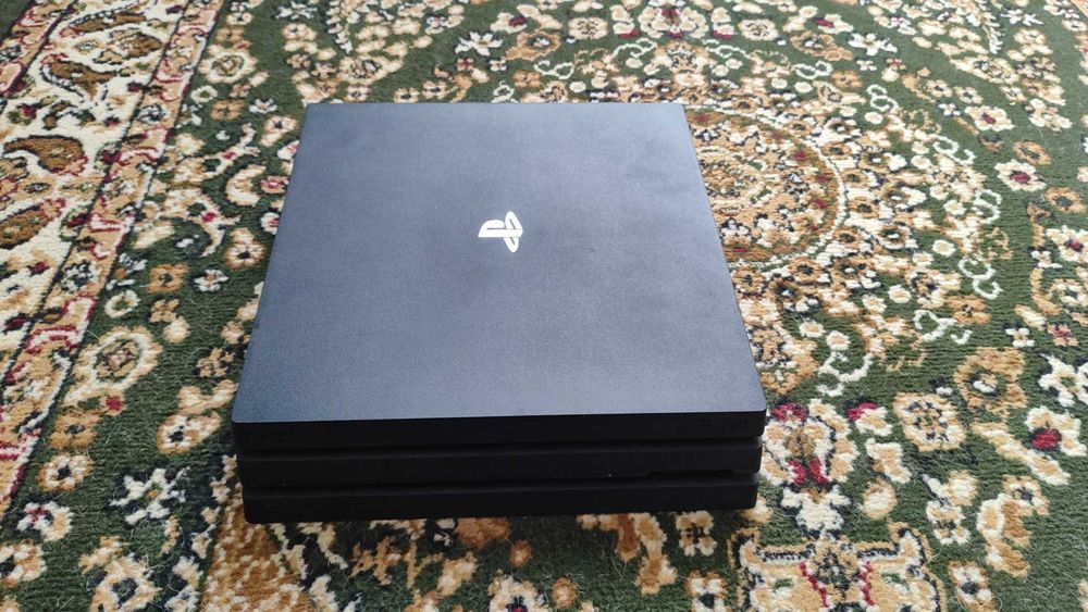 Плэйсейшин 4 про