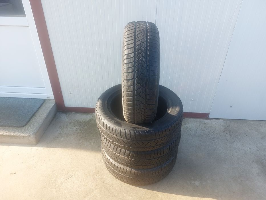 125 lei bucata! Set anvelope M+S/IARNA 205 60 17 Pirelli