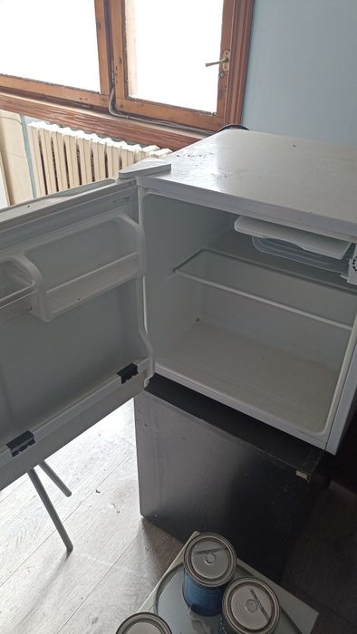 Срочно продам мини холодильник
