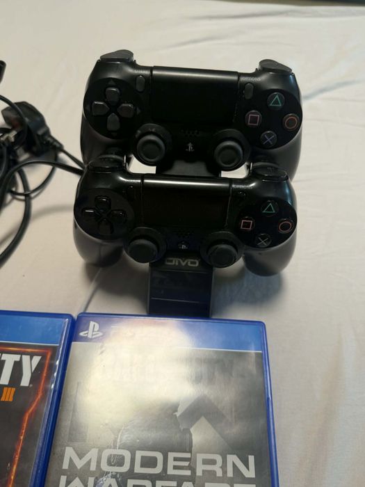 Ps 4 500гб с 2 джойстика