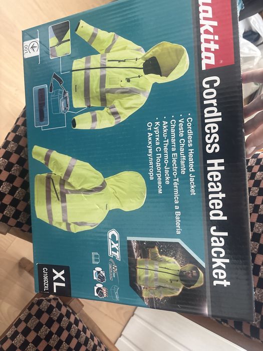 Geaca incalzita fara fir Makita XL