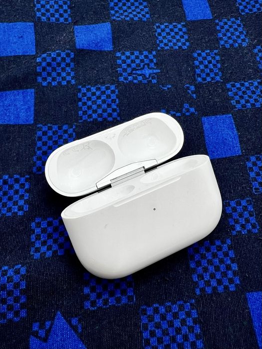 Casetă originală Apple AirPods Pro 2 (USB-C) – A2968