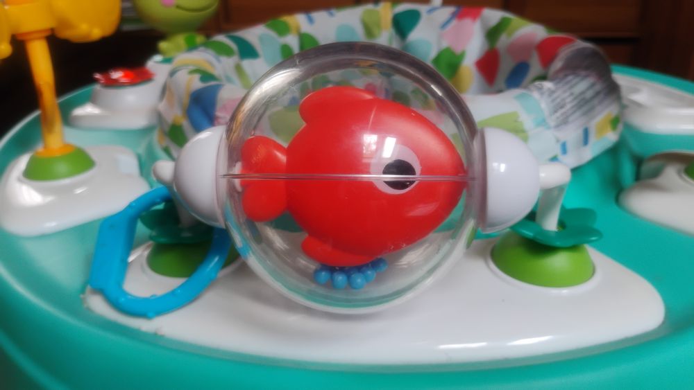 Bright Starts - Centru de activitati 2 in 1 Playful Pond