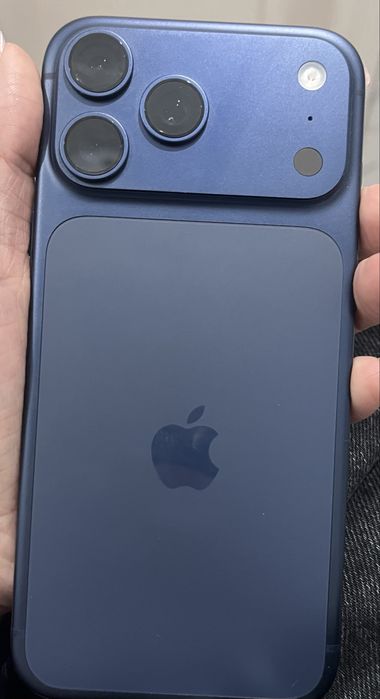 Новый айфон  17 про макс . Не пользовались