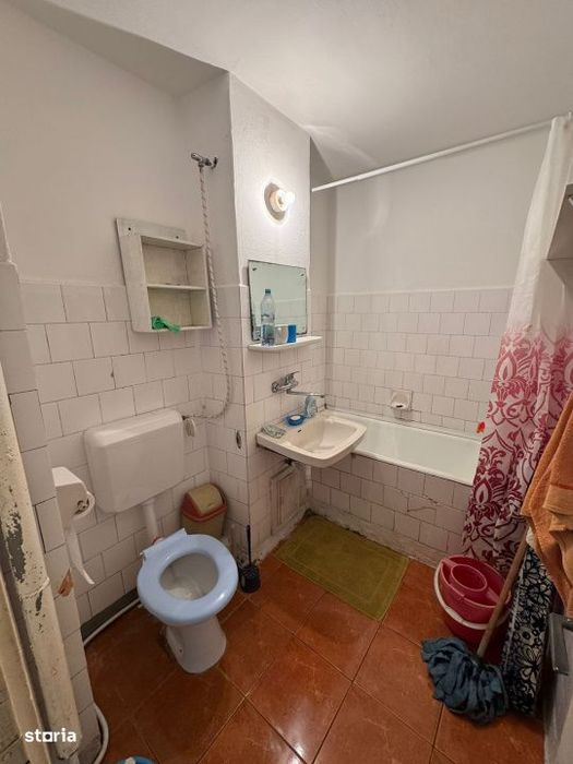 Apartament 4 camere ,decomandat– Micro 16, Bd. Muncii etaj 3/4