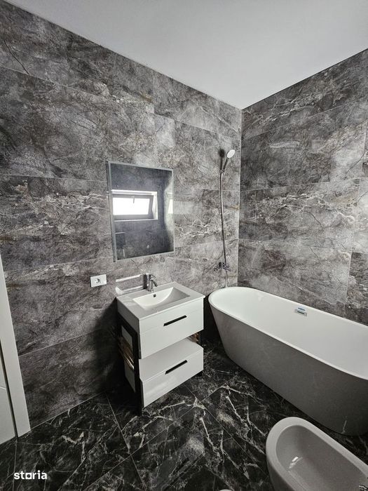 Casa noua,la cheie, cu utilități.