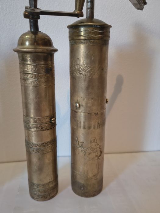 Râșniță veche alama, râșniță românească Reșița