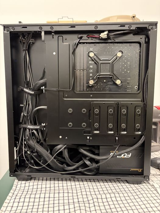 Vand PC i5 9600k, 16gb ddr4, 500gb SSD, nvidia geforce 1080ti