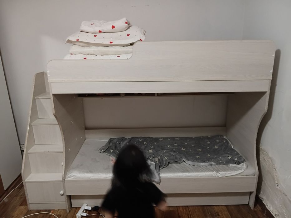 Мебель  отличная