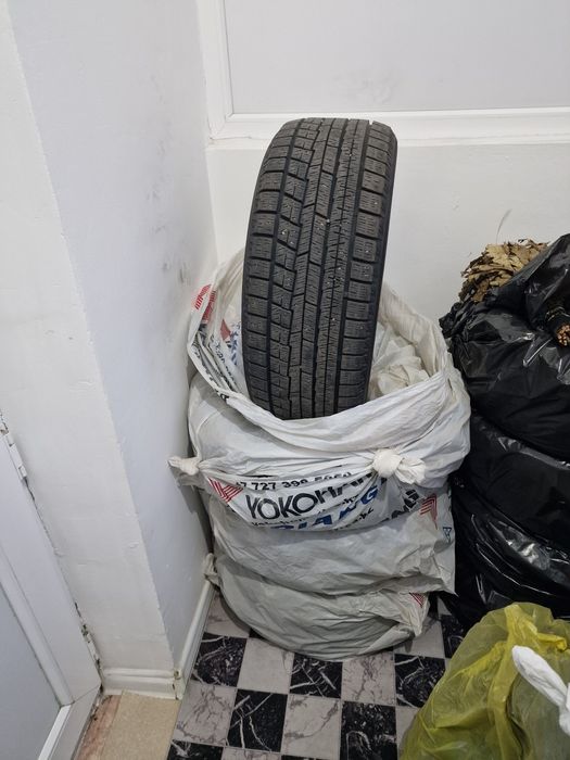 Продам зимние шины 18 размера