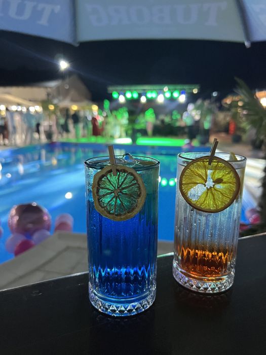 Ofer servici de cocktail bar mobil