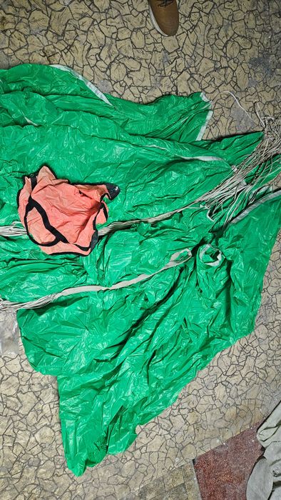 Запасен парашут за парапланер