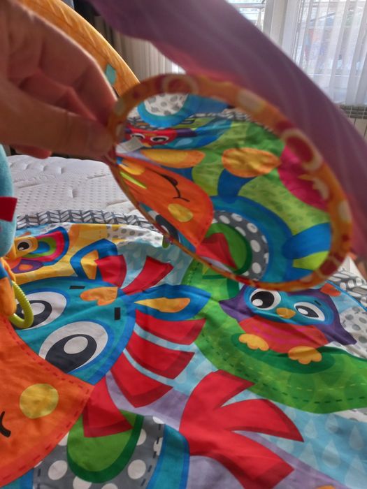 Бебешко музикално килимче за активна гимнастика Playgro