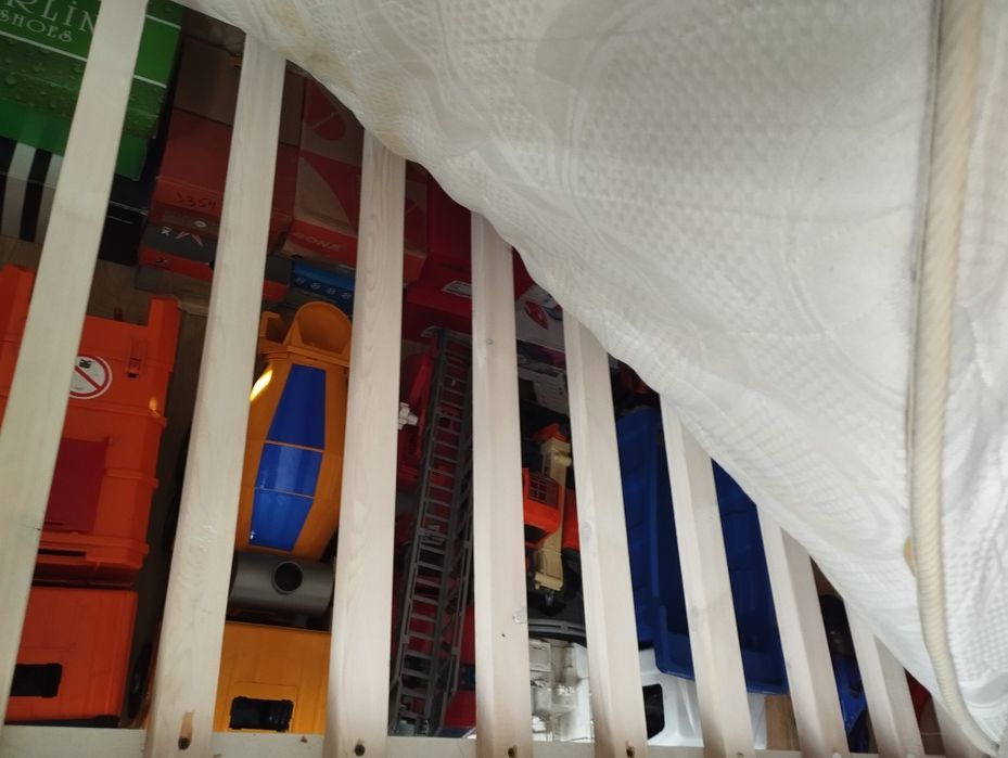 Продам кровать с матрасом  170см*90