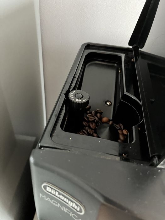 Кафеавтомат Delonghi Magnifica ESAM3000B