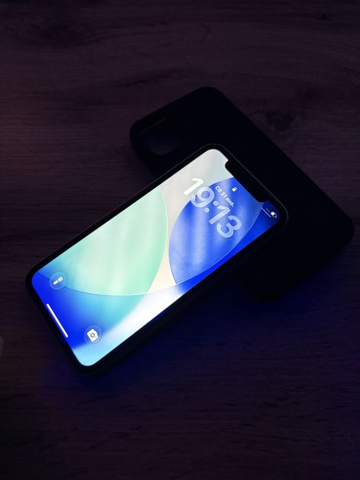 Айфон 11 , IPhone 11