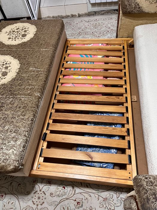 Продам диван в хорошем состоянии