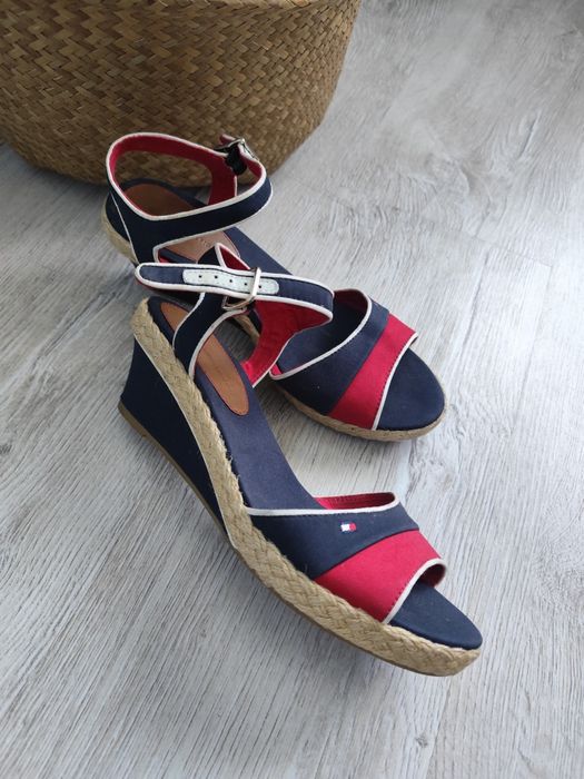 Дамски еспадрили на платформа Tommy Hilfiger номер 39