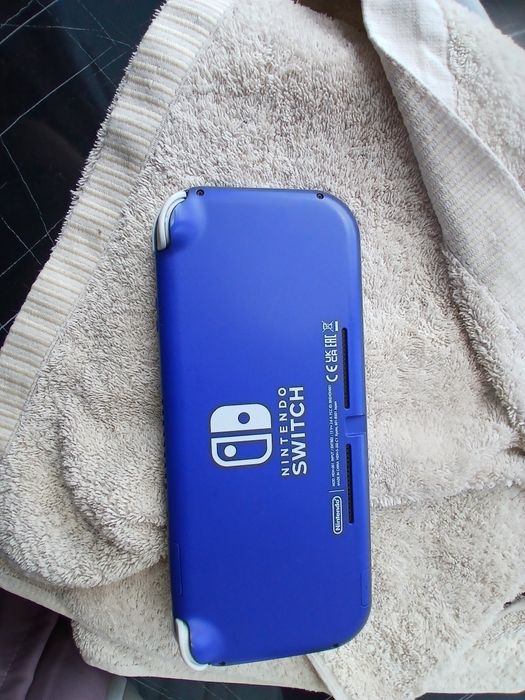 Продам nintendo switch lite