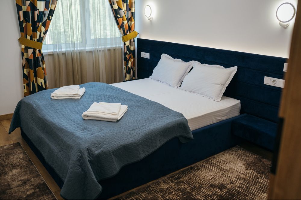 Inchiriem Cabana 10 camere in Campul Cetatii