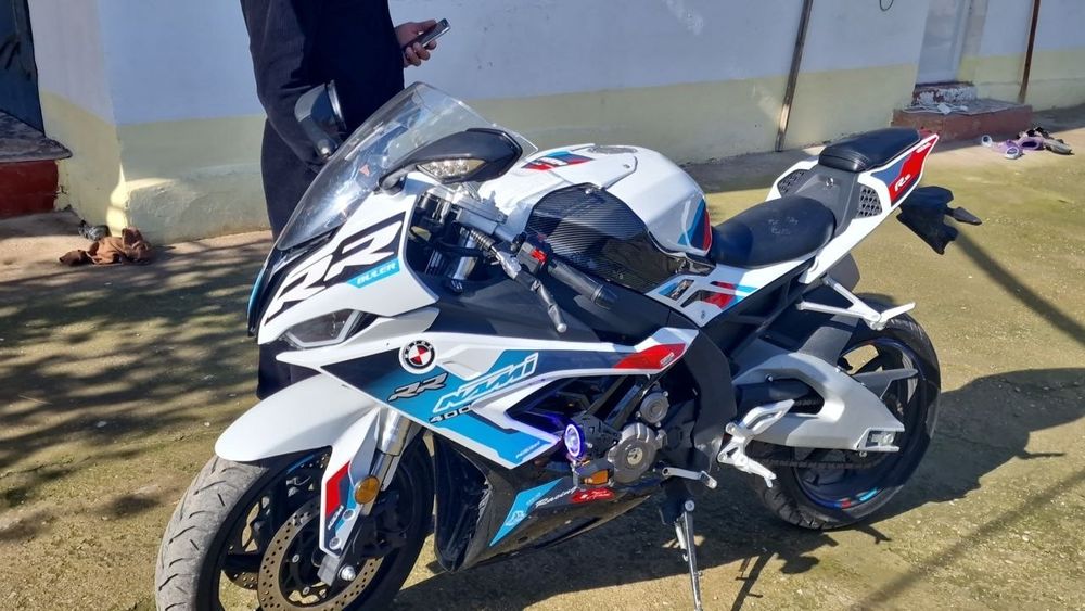 Moto sotiladi olinganiga 1oy buldi tel nomer