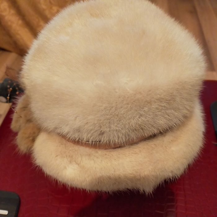Продам норковую шапку