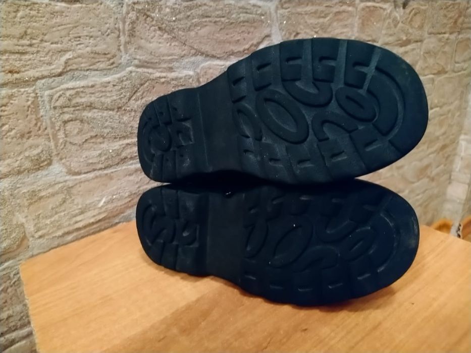 Продам детские зимние сапоги