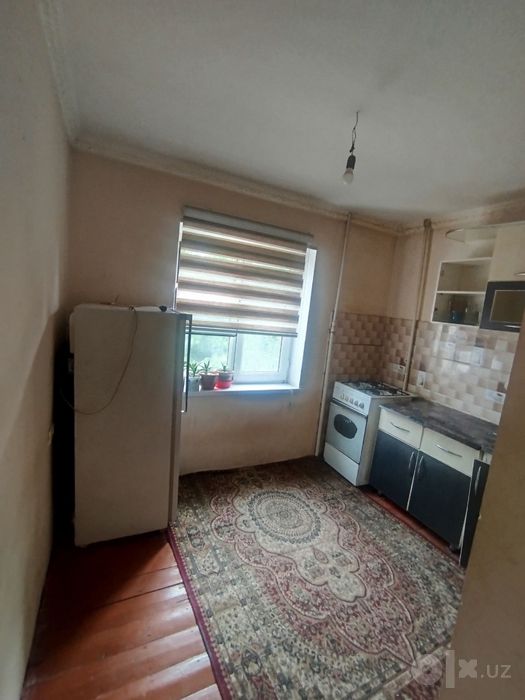 Чиланзар 23.  Продается. Срочно. 2 х комнатная квартира