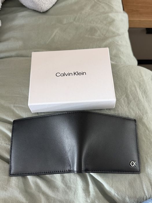 Портфейл calvin klein ЧИСТО НОВ
